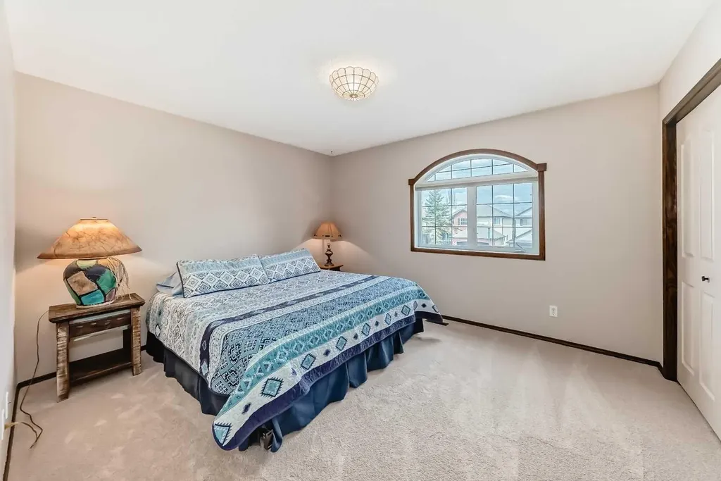 1416 Strathcona Drive SW Calgary AB T3H 4L1