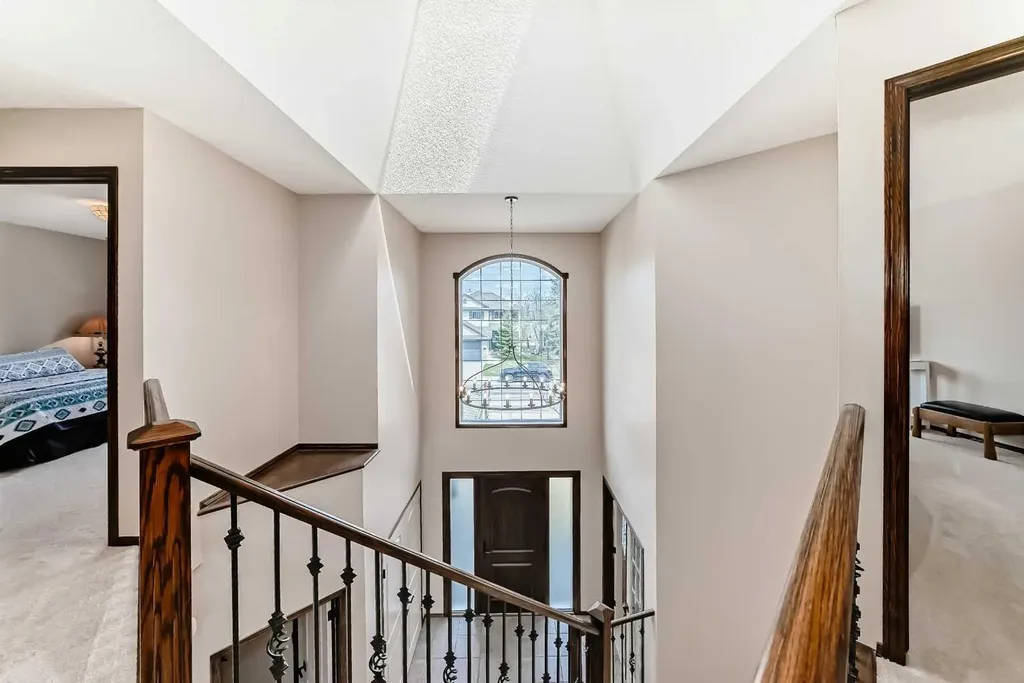 1416 Strathcona Drive SW Calgary AB T3H 4L1