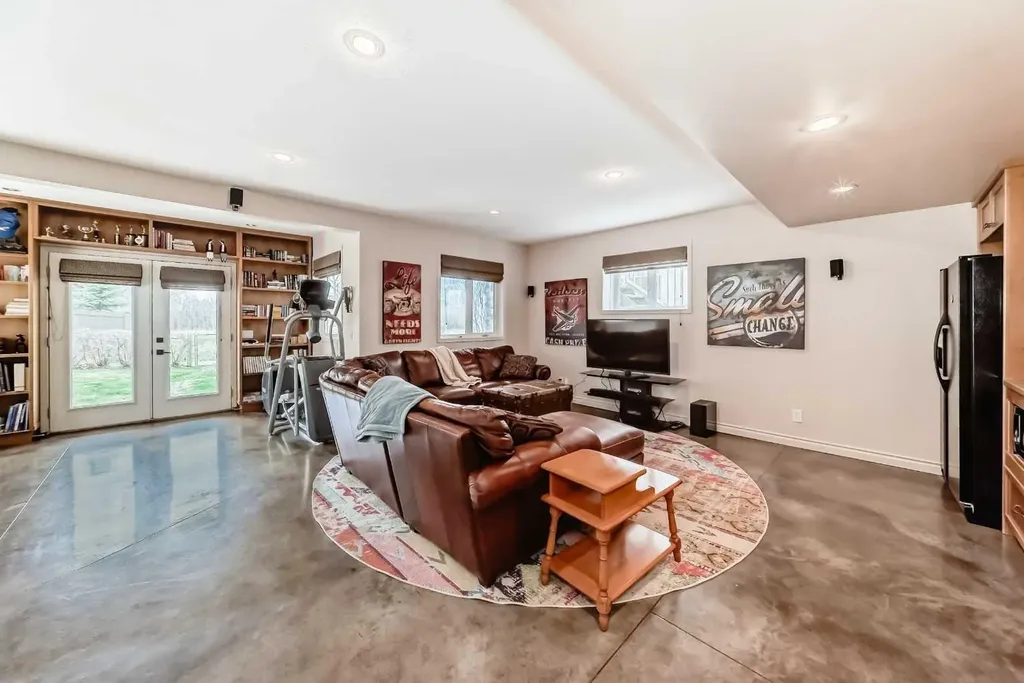 1416 Strathcona Drive SW Calgary AB T3H 4L1