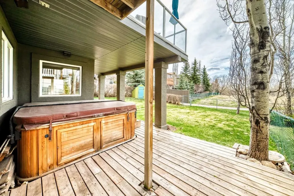 1416 Strathcona Drive SW Calgary AB T3H 4L1