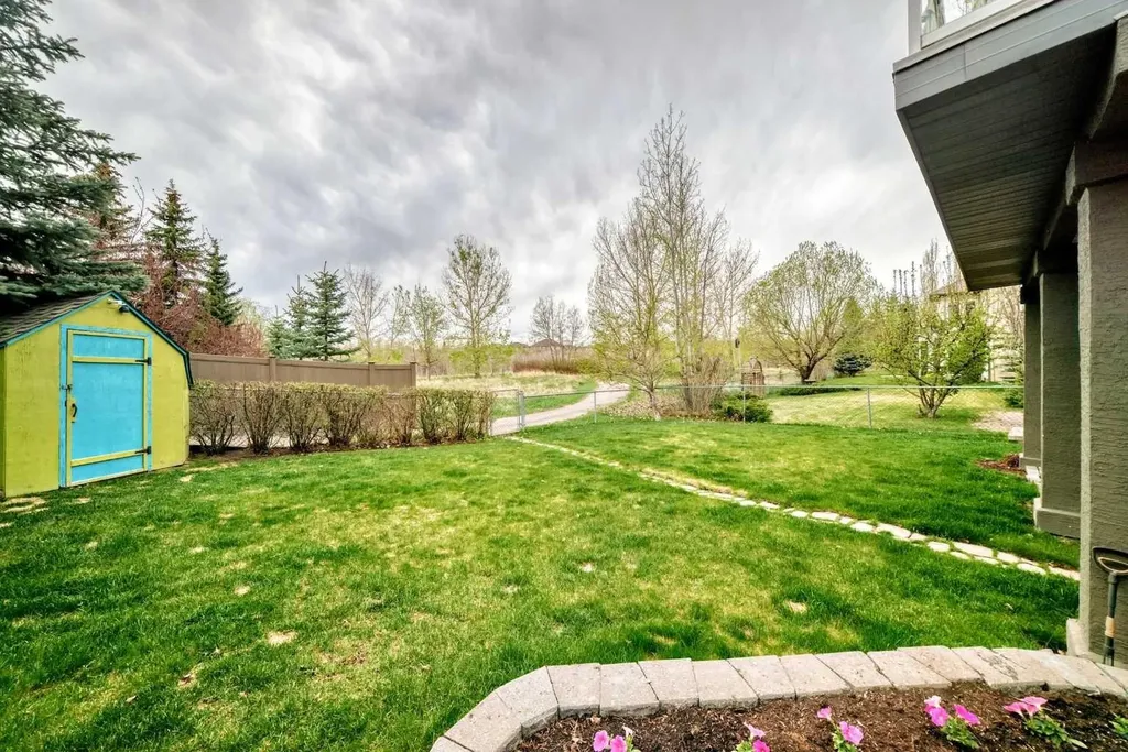 1416 Strathcona Drive SW Calgary AB T3H 4L1