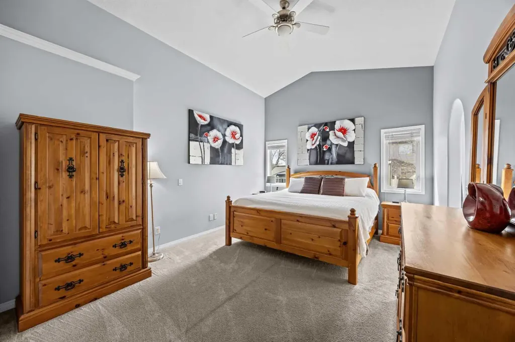 187 West Lakeview Circle Chestermere AB T1X 1H7
