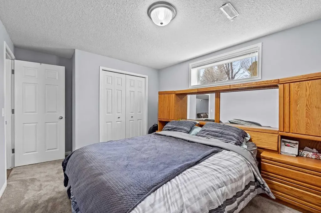 187 West Lakeview Circle Chestermere AB T1X 1H7