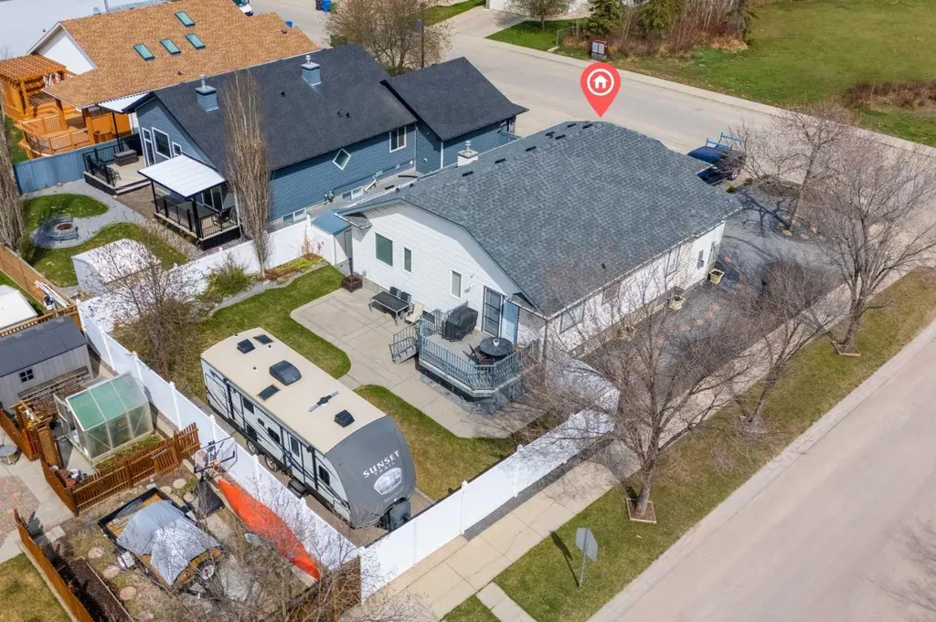 187 West Lakeview Circle Chestermere AB T1X 1H7