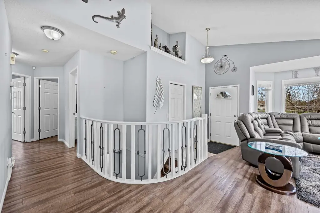 187 West Lakeview Circle Chestermere AB T1X 1H7