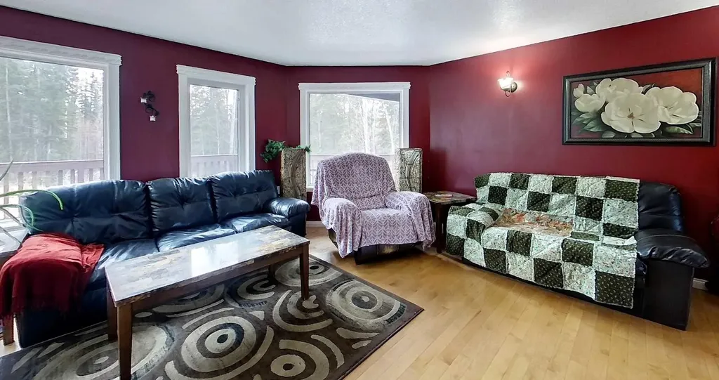 14132 Township Road 570 Road Rural Yellowhead County AB T7E3Z7