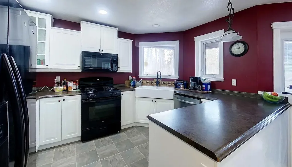 14132 Township Road 570 Road Rural Yellowhead County AB T7E3Z7