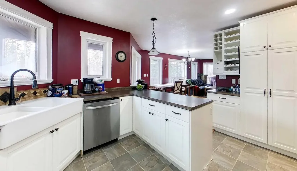 14132 Township Road 570 Road Rural Yellowhead County AB T7E3Z7