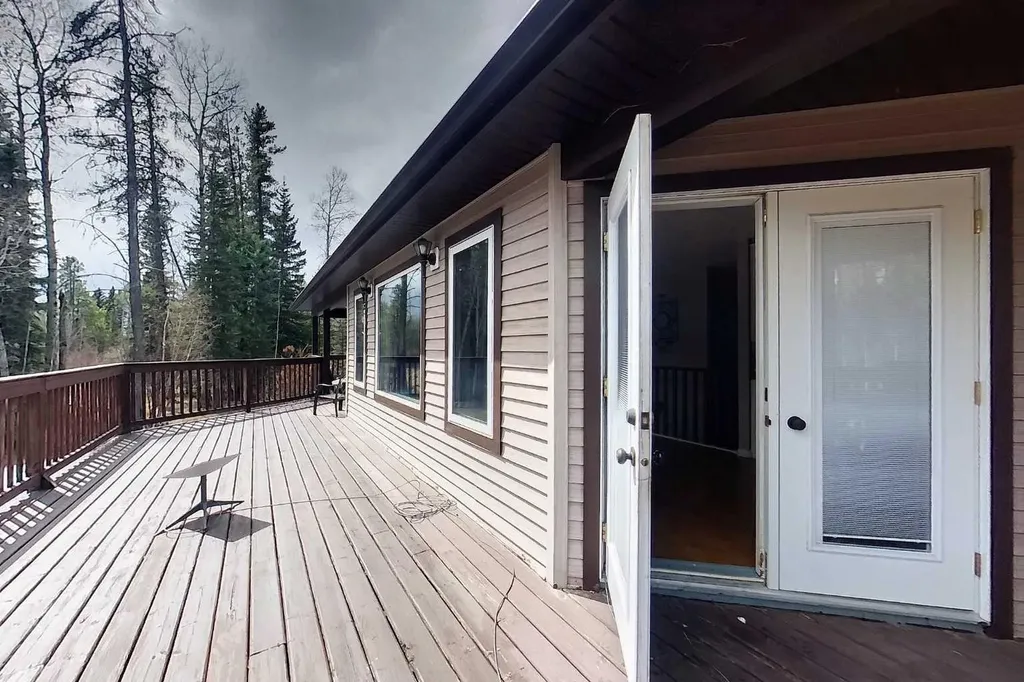 14132 Township Road 570 Road Rural Yellowhead County AB T7E3Z7