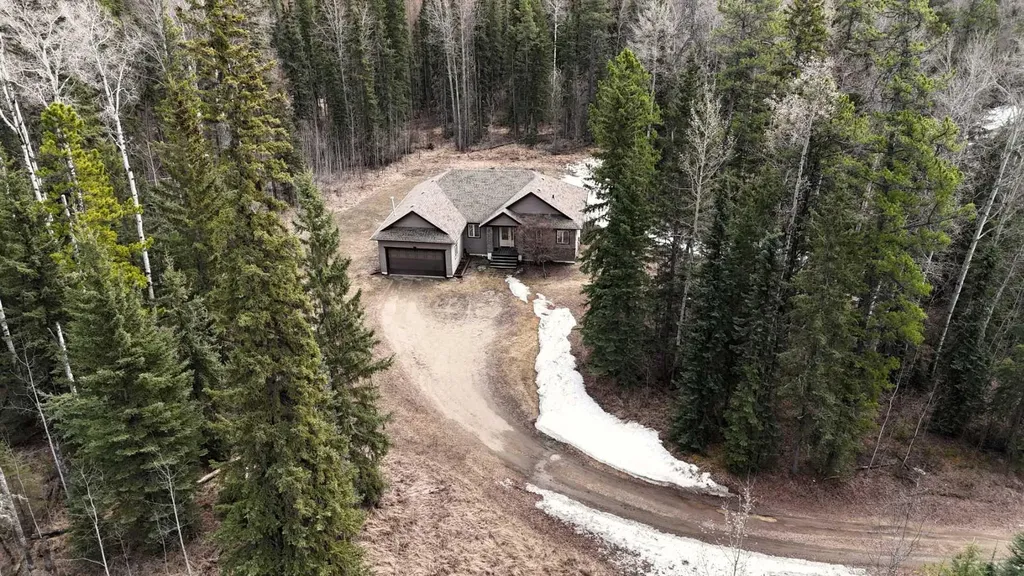 14132 Township Road 570 Road Rural Yellowhead County AB T7E3Z7
