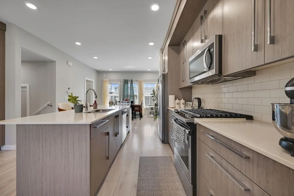 1265 Carrington Boulevard NW Calgary AB T3P1M2