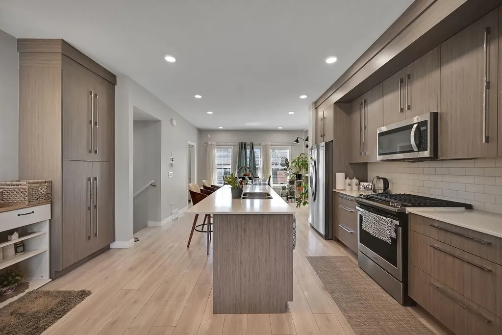 1265 Carrington Boulevard NW Calgary AB T3P1M2