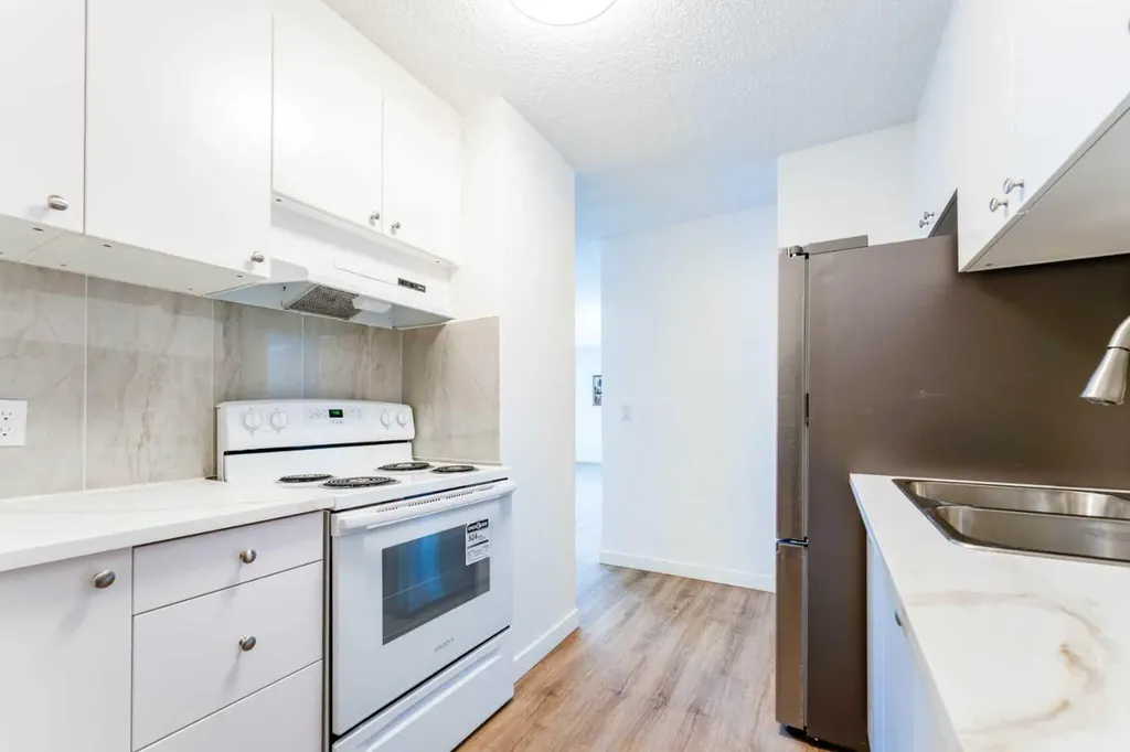 4944 Dalton Drive NW Calgary AB T3A 2E6