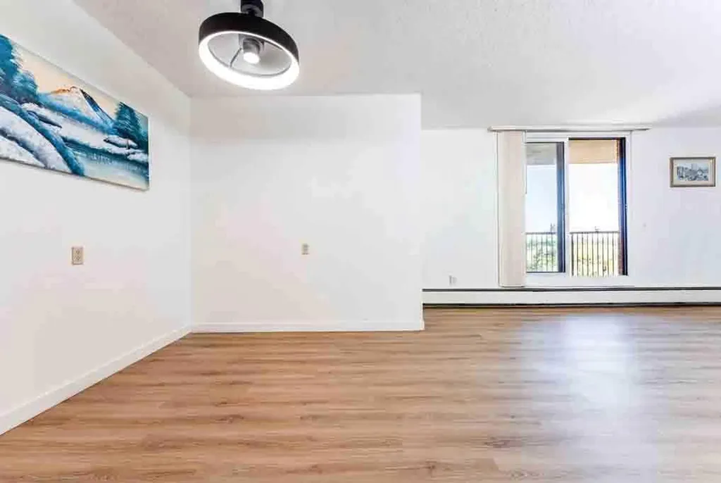 4944 Dalton Drive NW Calgary AB T3A 2E6