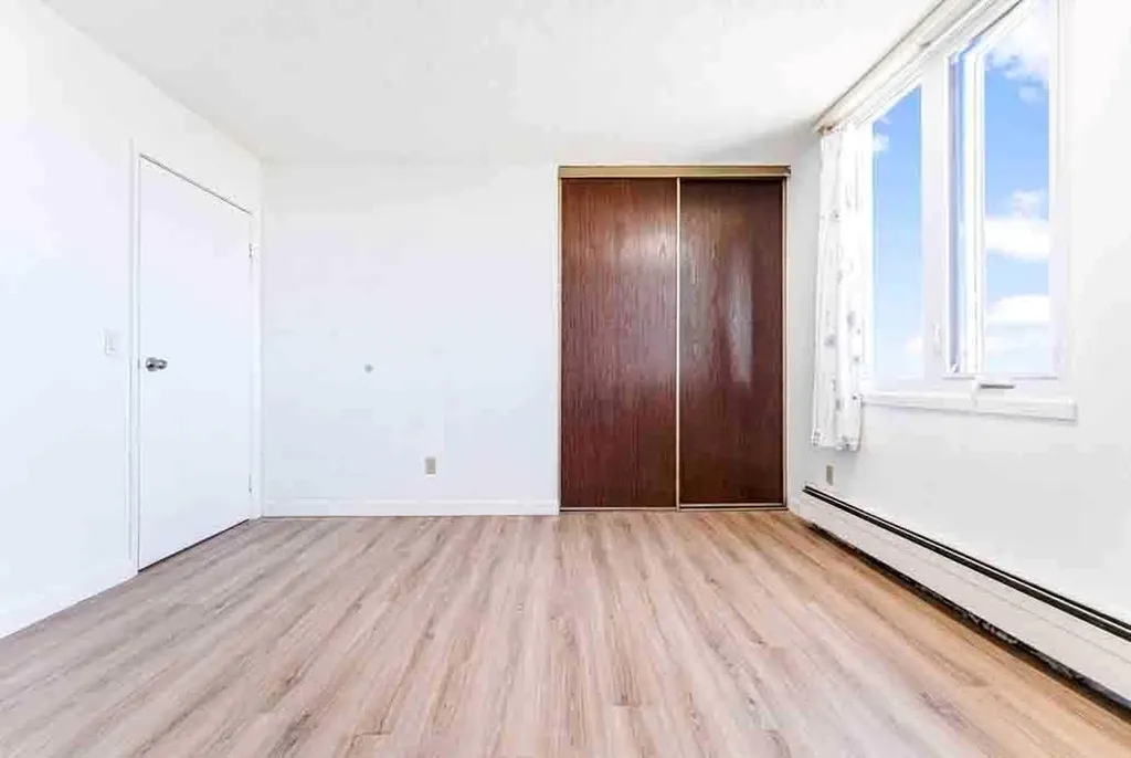 4944 Dalton Drive NW Calgary AB T3A 2E6