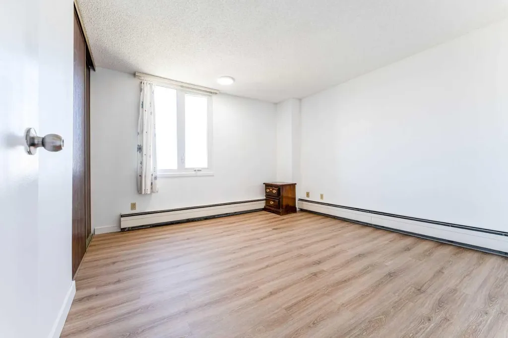 4944 Dalton Drive NW Calgary AB T3A 2E6