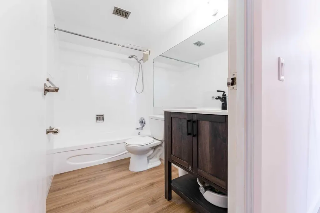 4944 Dalton Drive NW Calgary AB T3A 2E6