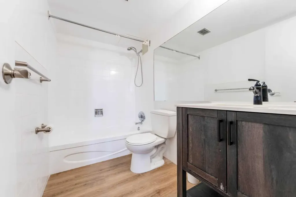 4944 Dalton Drive NW Calgary AB T3A 2E6