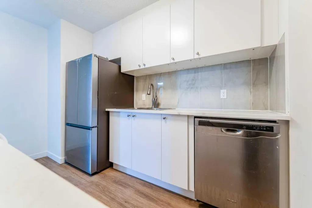 4944 Dalton Drive NW Calgary AB T3A 2E6