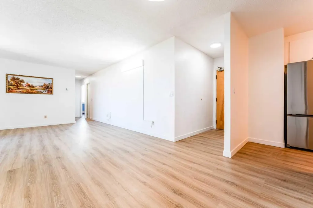 4944 Dalton Drive NW Calgary AB T3A 2E6