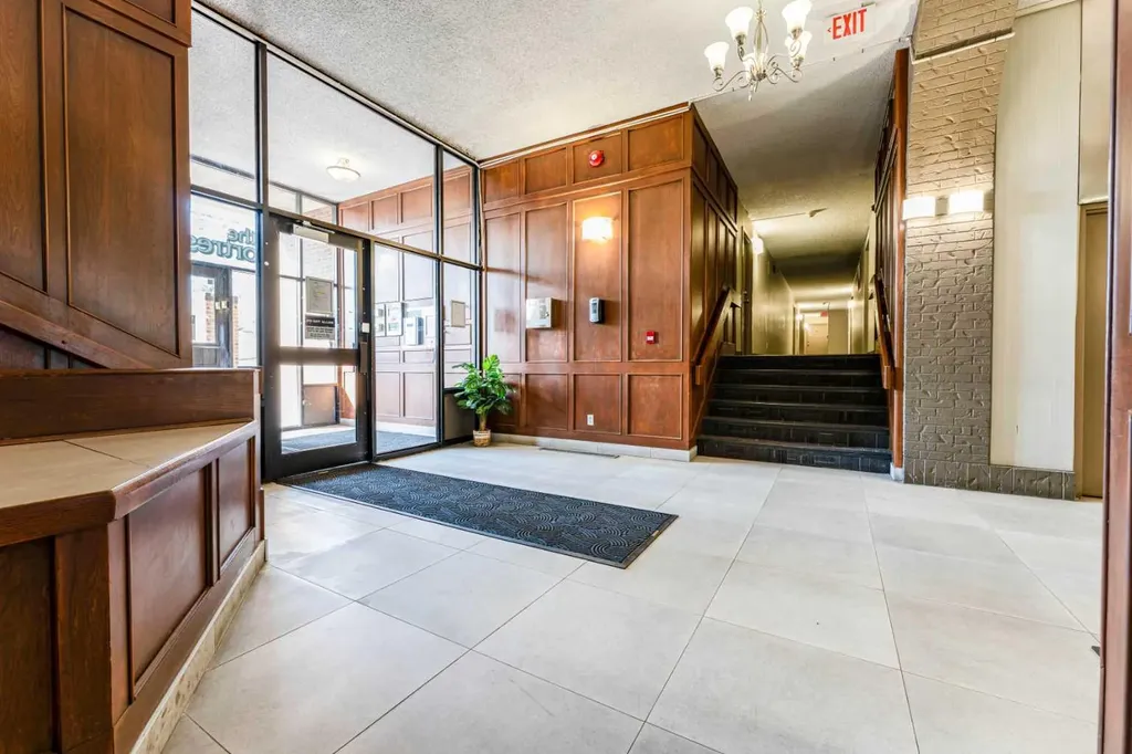 4944 Dalton Drive NW Calgary AB T3A 2E6