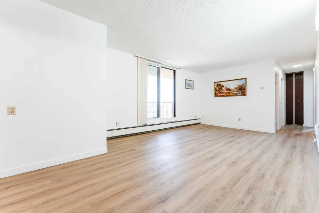4944 Dalton Drive NW Calgary AB T3A 2E6