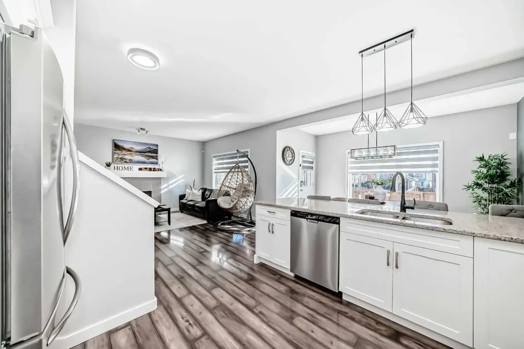 6 Canals Court SW Airdrie AB T4B0S6