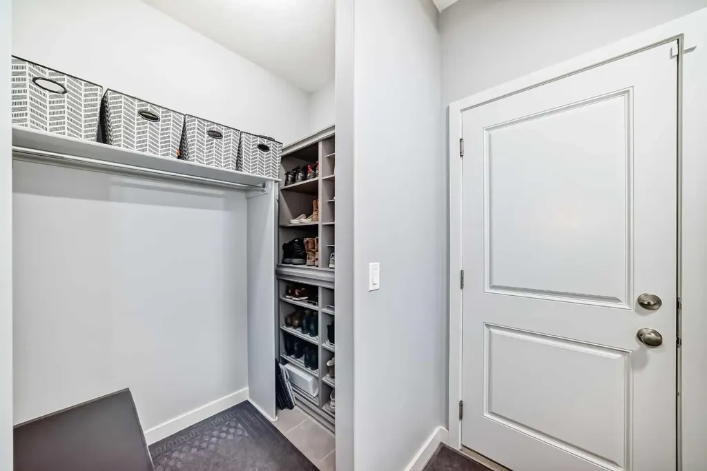 6 Canals Court SW Airdrie AB T4B0S6