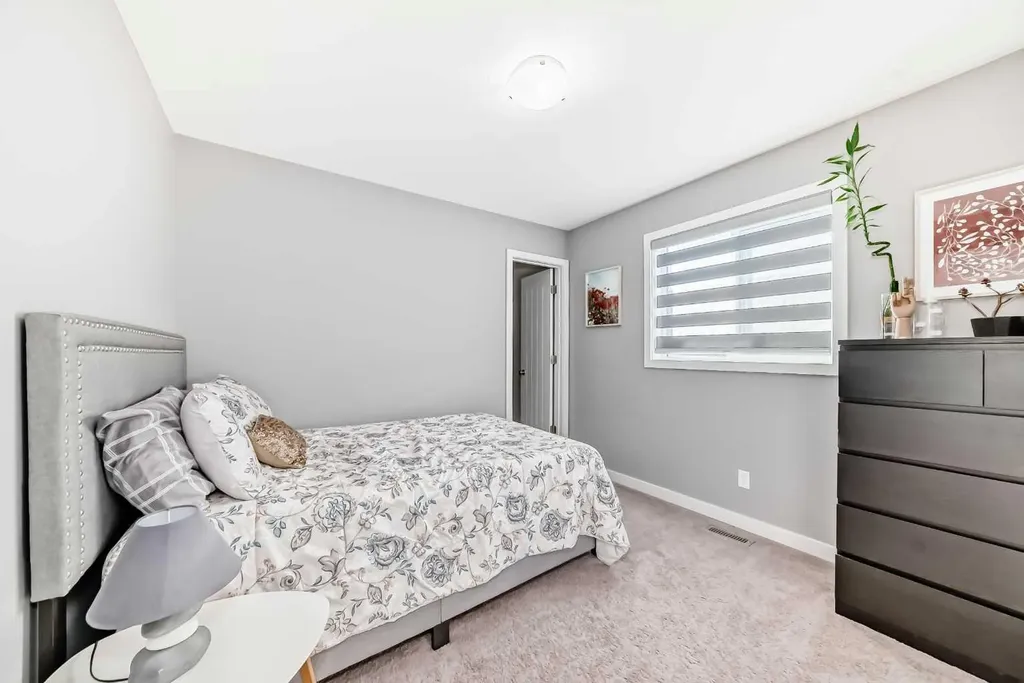 6 Canals Court SW Airdrie AB T4B0S6