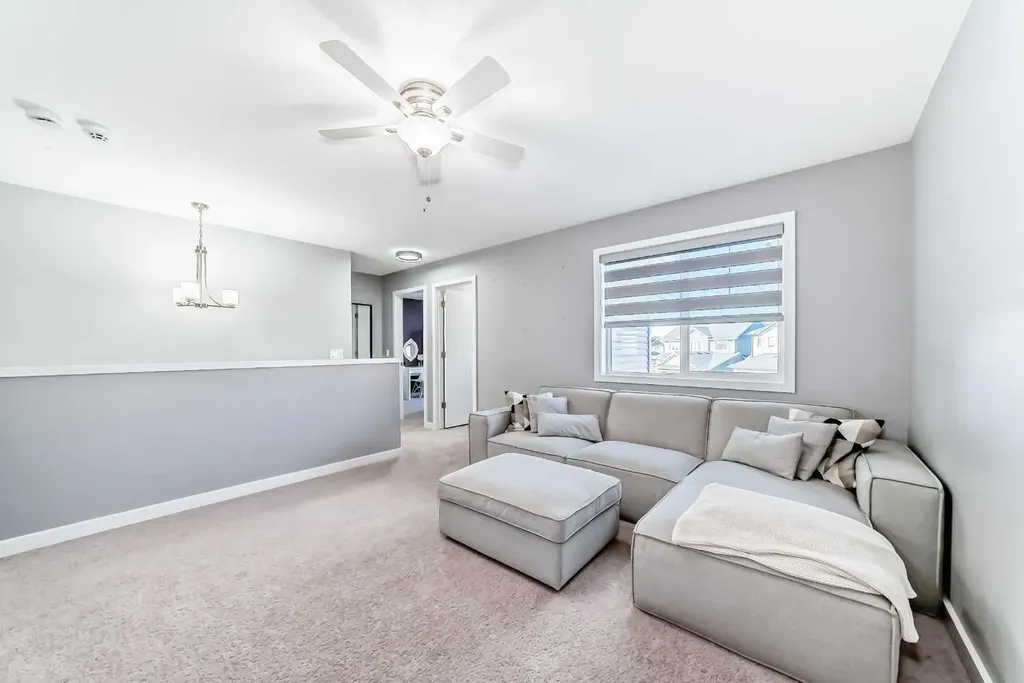 6 Canals Court SW Airdrie AB T4B0S6