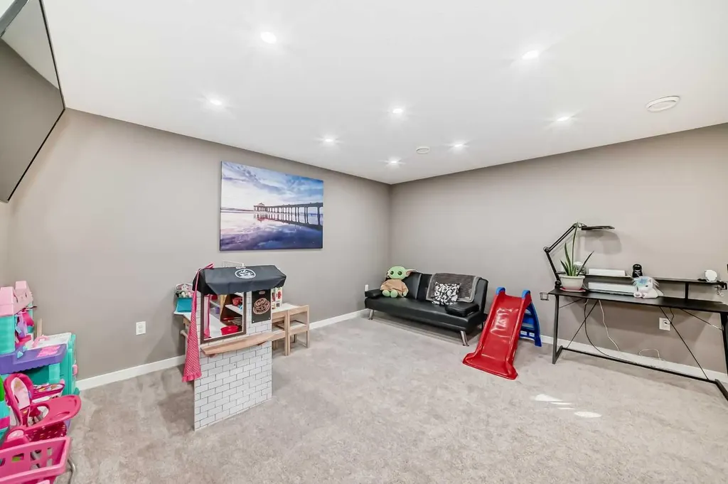 6 Canals Court SW Airdrie AB T4B0S6