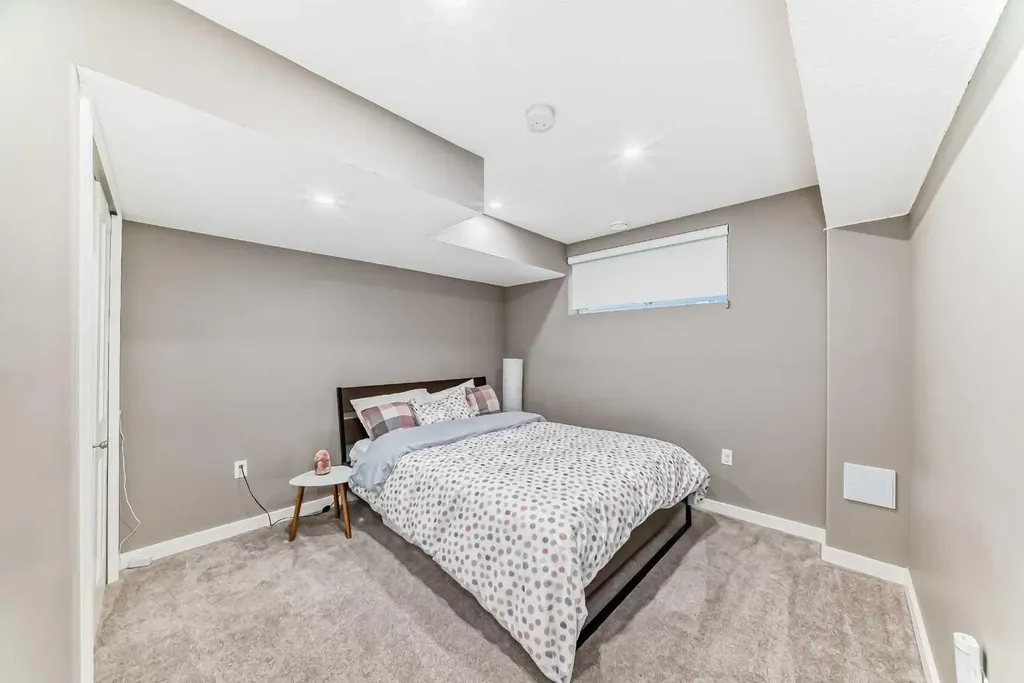 6 Canals Court SW Airdrie AB T4B0S6