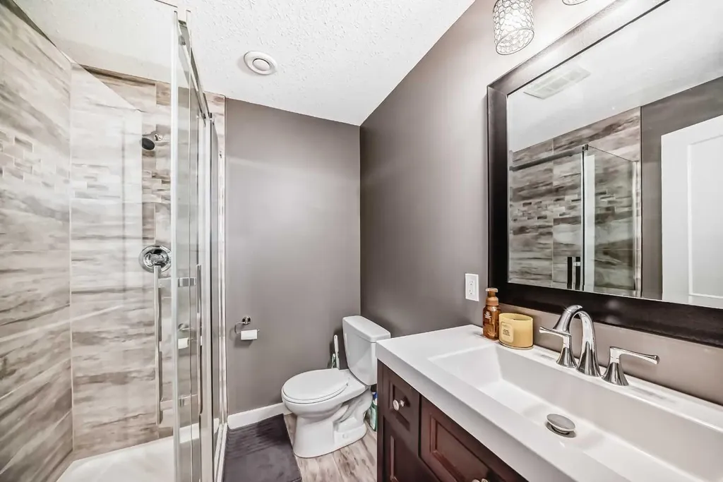 6 Canals Court SW Airdrie AB T4B0S6