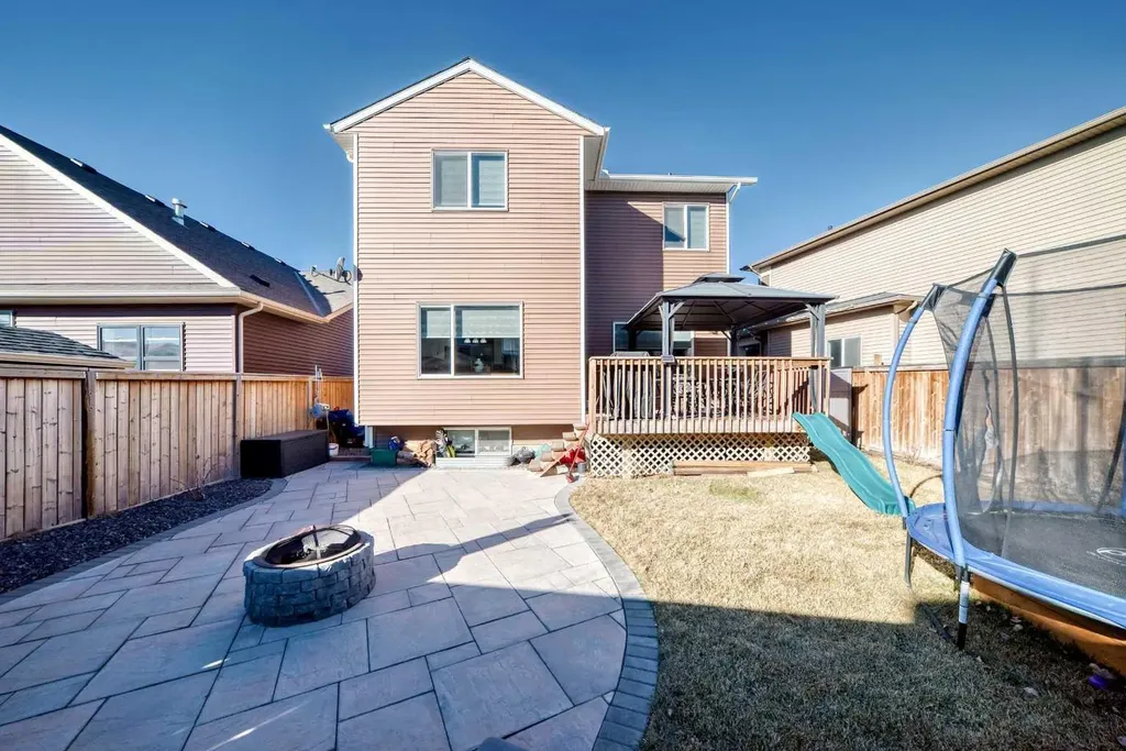 6 Canals Court SW Airdrie AB T4B0S6