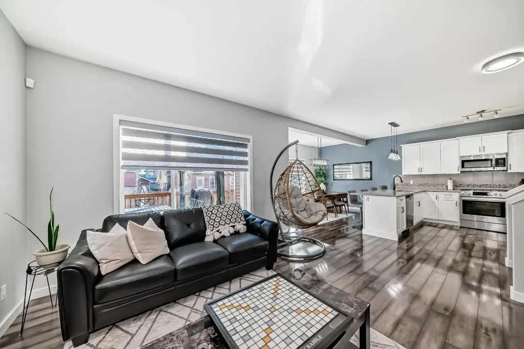 6 Canals Court SW Airdrie AB T4B0S6
