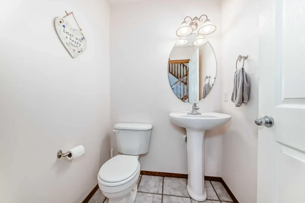 135 Panorama Hills Manor NW Calgary AB T3K5L2