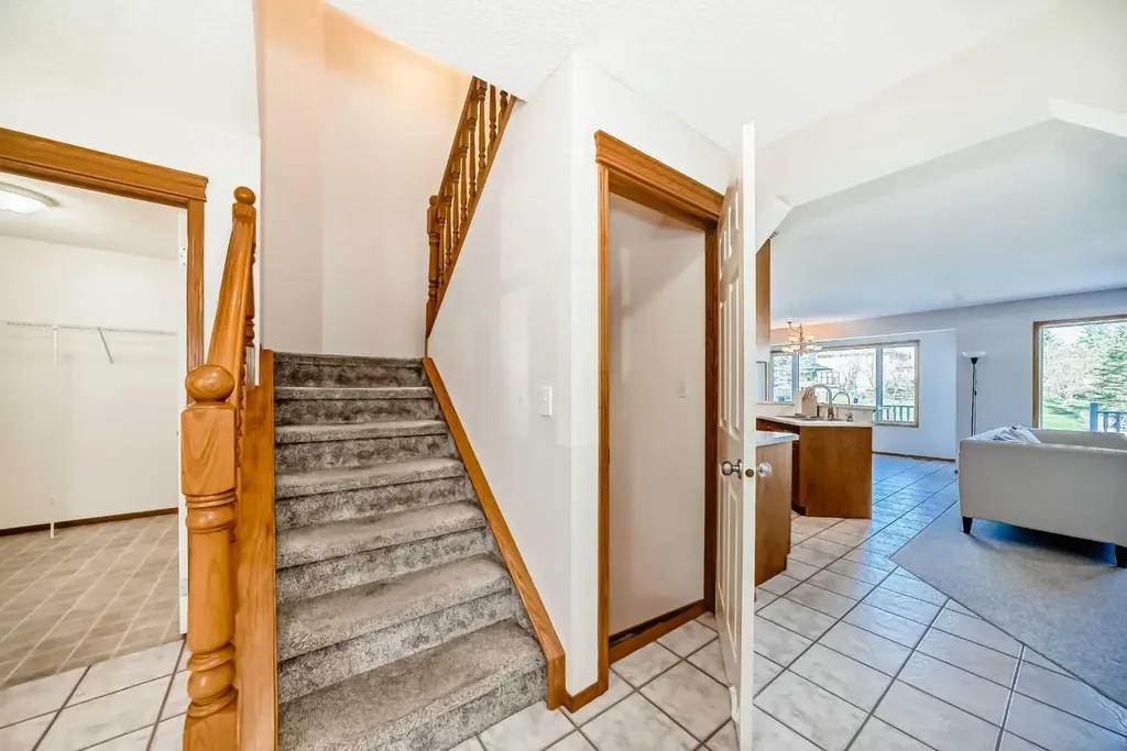 135 Panorama Hills Manor NW Calgary AB T3K5L2