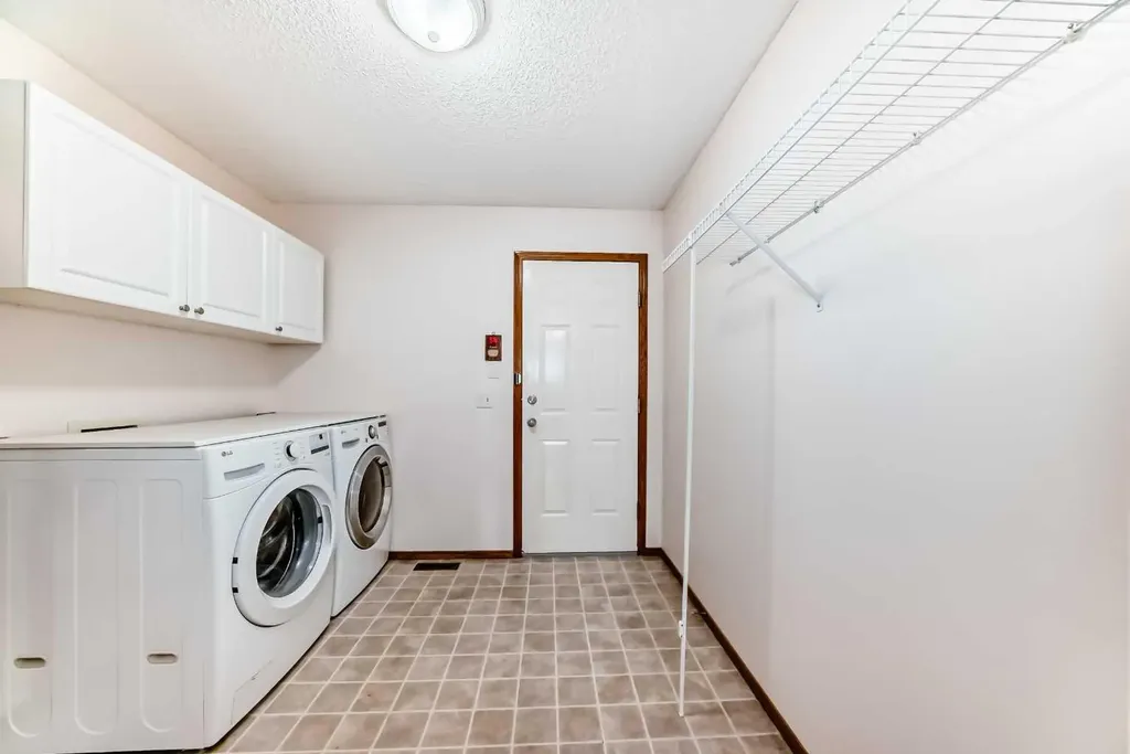 135 Panorama Hills Manor NW Calgary AB T3K5L2