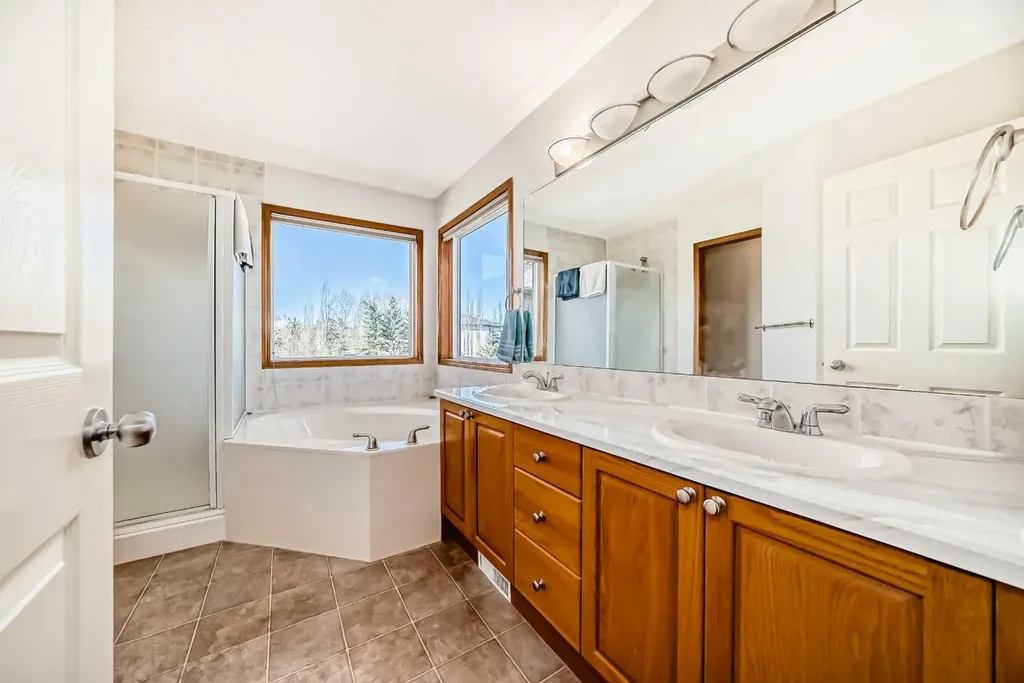 135 Panorama Hills Manor NW Calgary AB T3K5L2