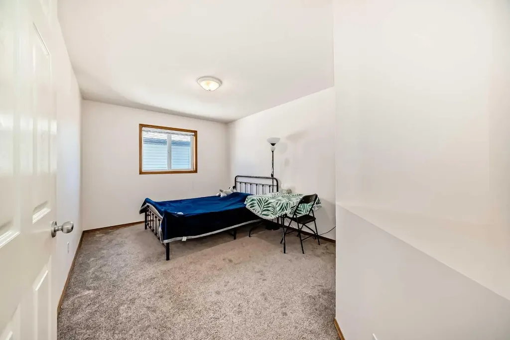 135 Panorama Hills Manor NW Calgary AB T3K5L2