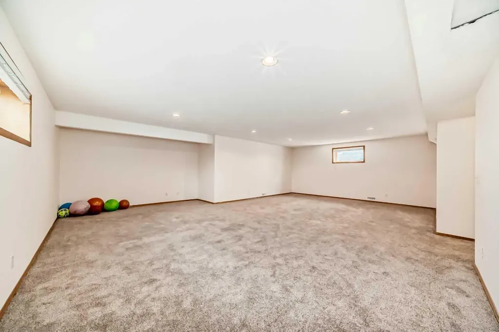 135 Panorama Hills Manor NW Calgary AB T3K5L2