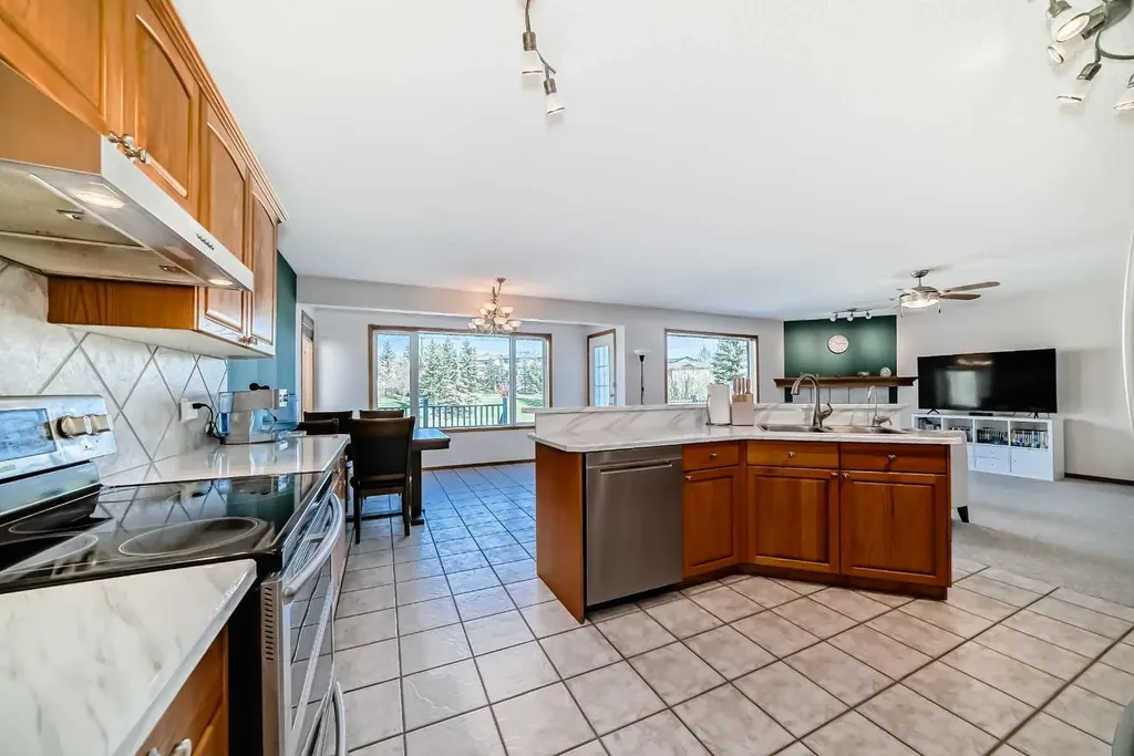 135 Panorama Hills Manor NW Calgary AB T3K5L2