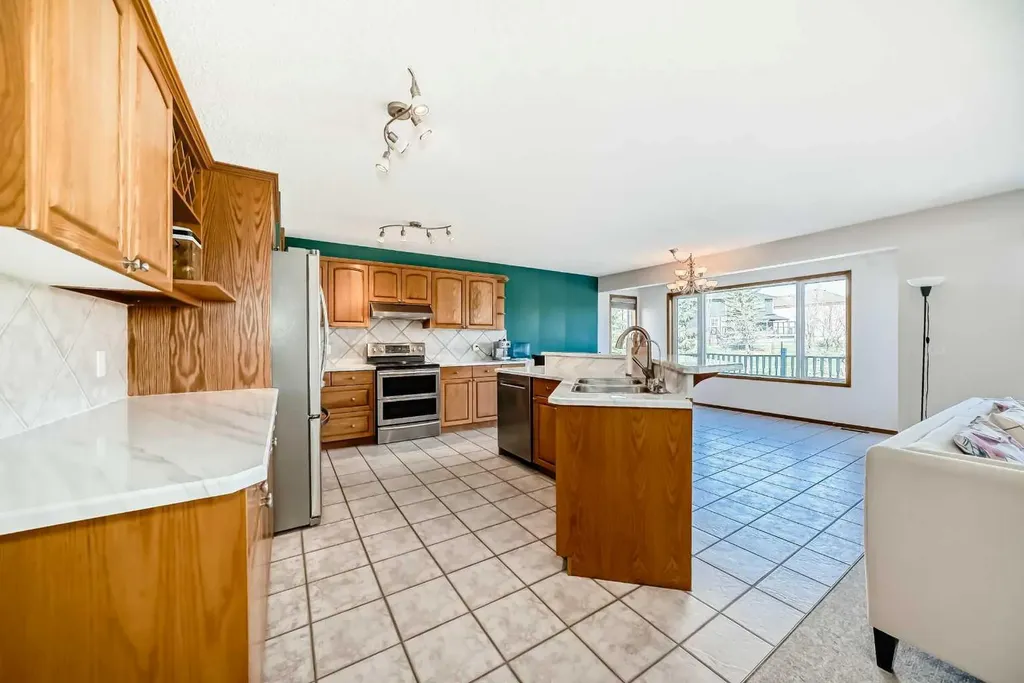 135 Panorama Hills Manor NW Calgary AB T3K5L2