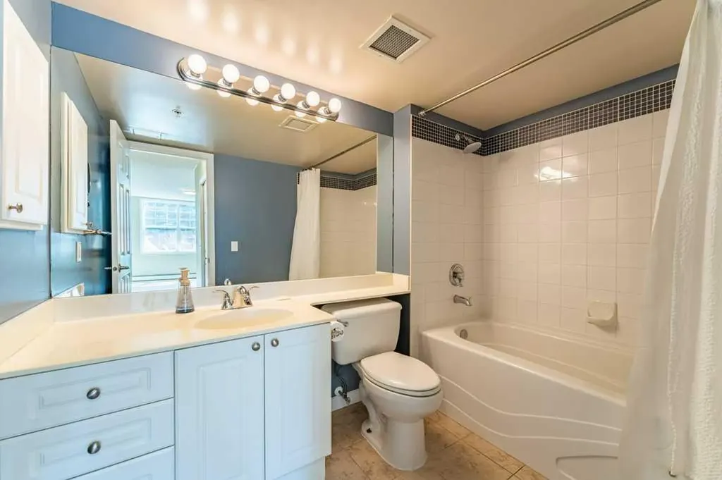 2212 34 Avenue SW Calgary AB T2T 2C6