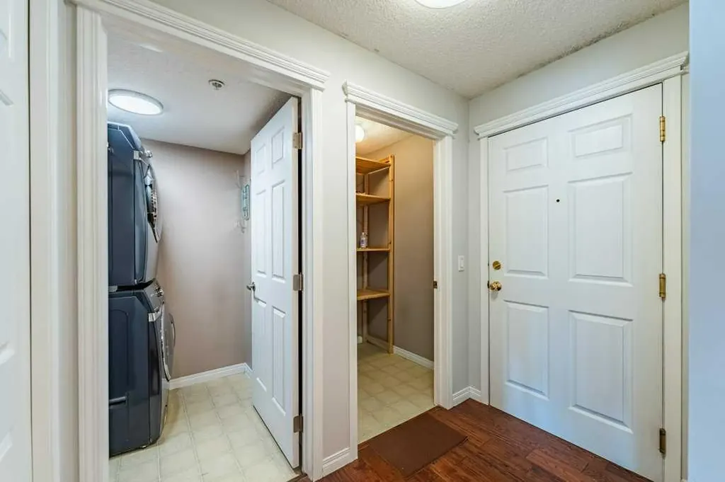 2212 34 Avenue SW Calgary AB T2T 2C6