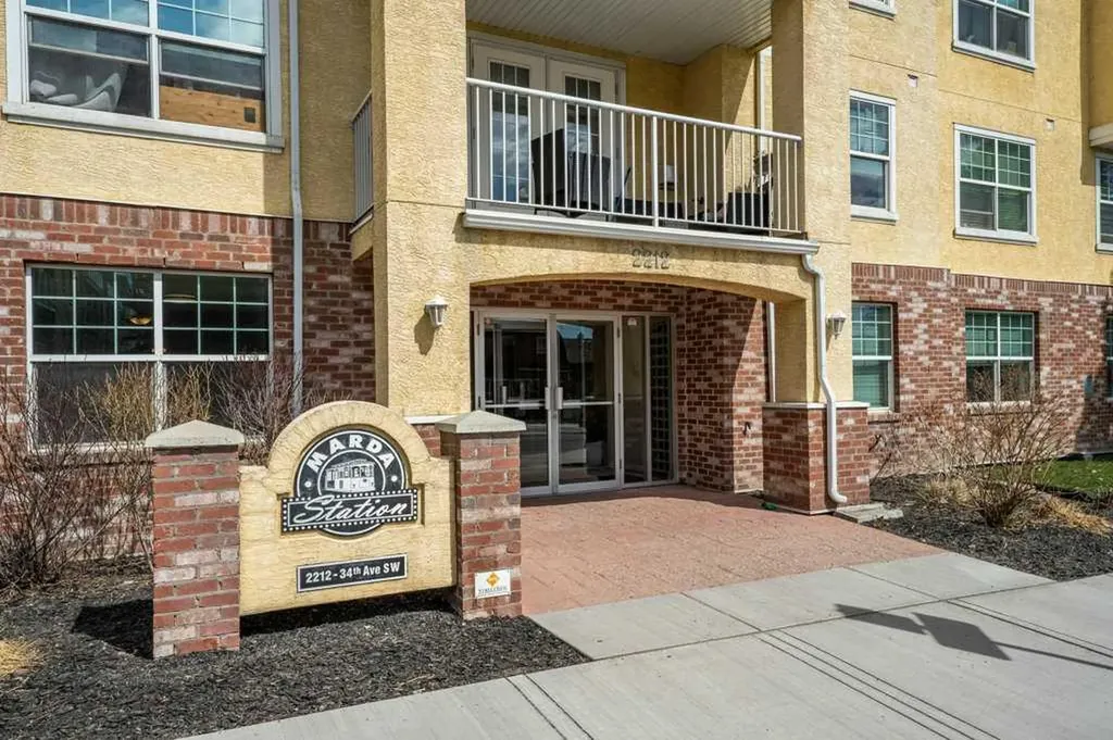 2212 34 Avenue SW Calgary AB T2T 2C6