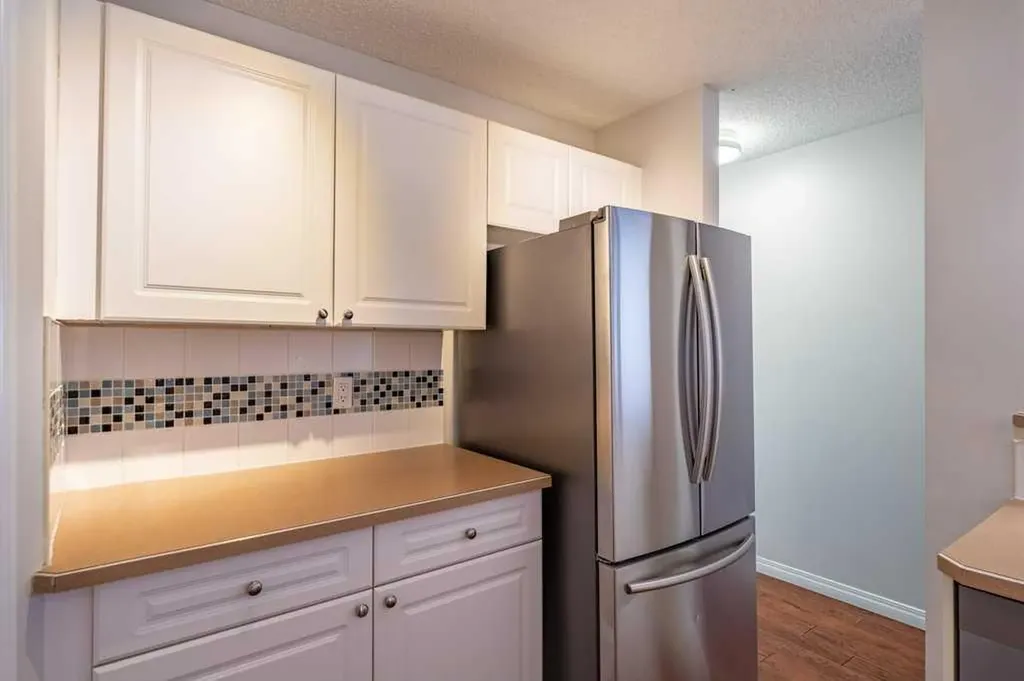 2212 34 Avenue SW Calgary AB T2T 2C6