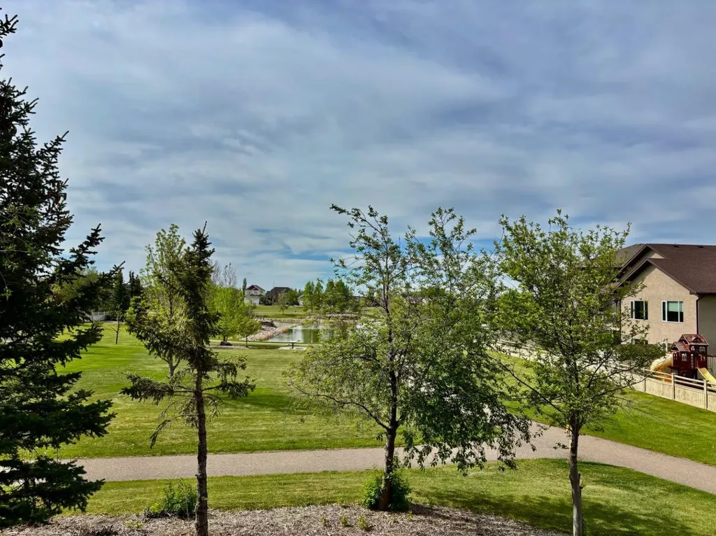 314 Coulee Springs Terrace S Lethbridge AB T1K 5P2