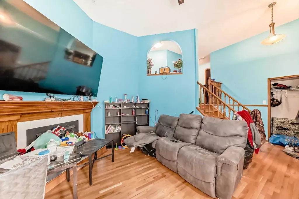 176 Woodside Road NW Airdrie AB T4B2E2