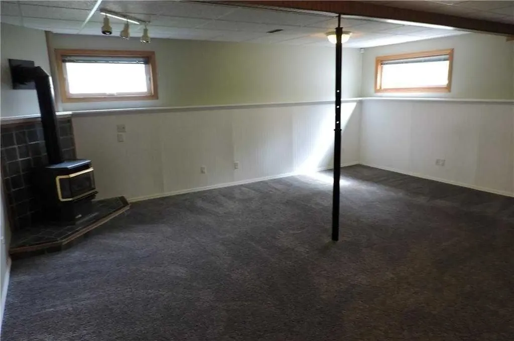 176 Woodside Road NW Airdrie AB T4B2E2